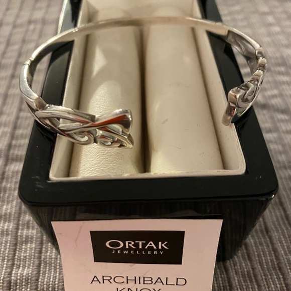 Silver bangle - Picture 2 of 5